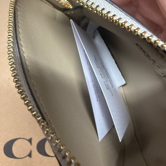 coach Zip Card Case With Strawberry Print car32 - Picture 6 of 7